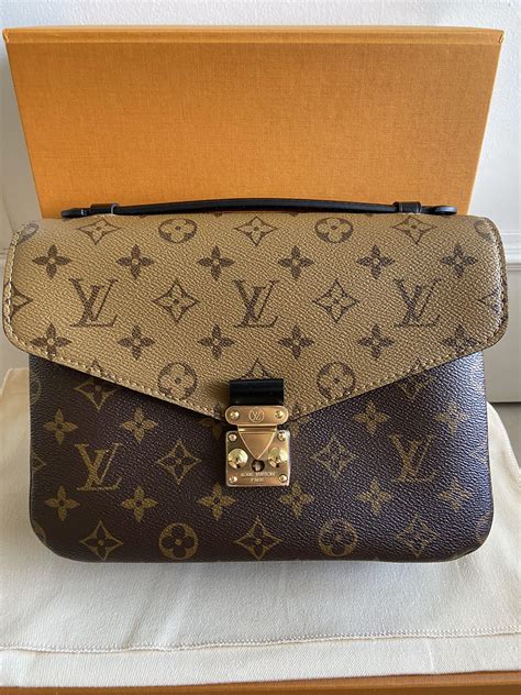 louis vuitton pochette metis italy|Louis Vuitton reverse pochette metis.